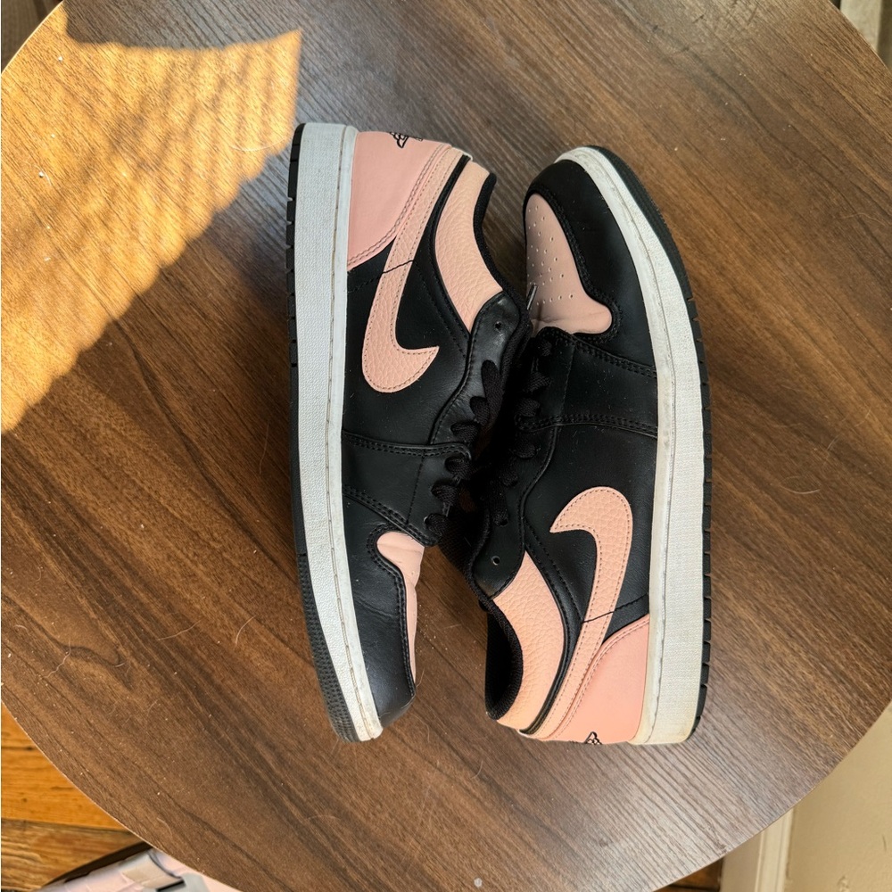 Air Jordan 1s low “crimson tint”